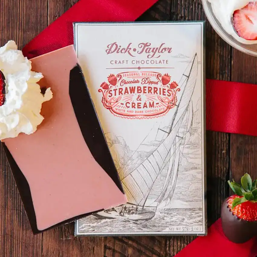Chocolate Dipped Strawberries & Cream Craft Chocolate Bar
