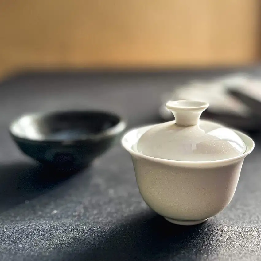 Small Vintage 1980's Dehua Gaiwan (60 to 70 ml)